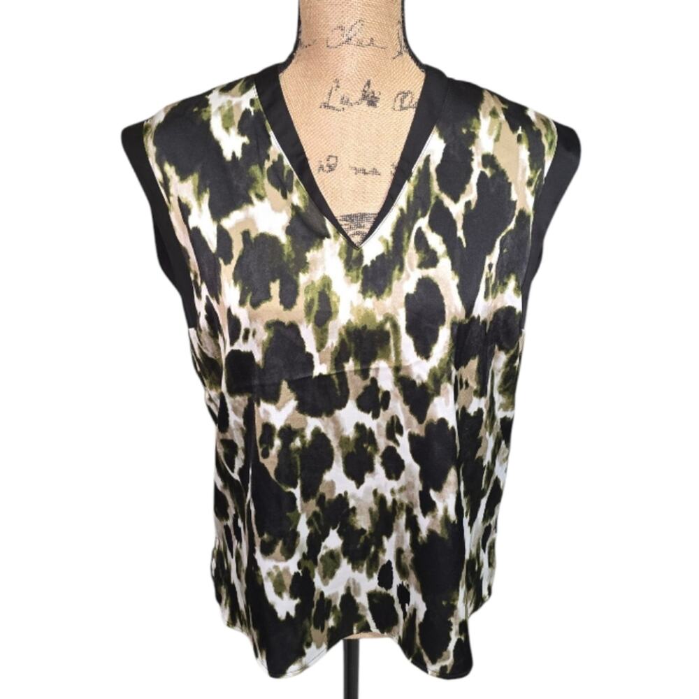 DKNY Stylish Camouflage Print Women's Top Size Small New!